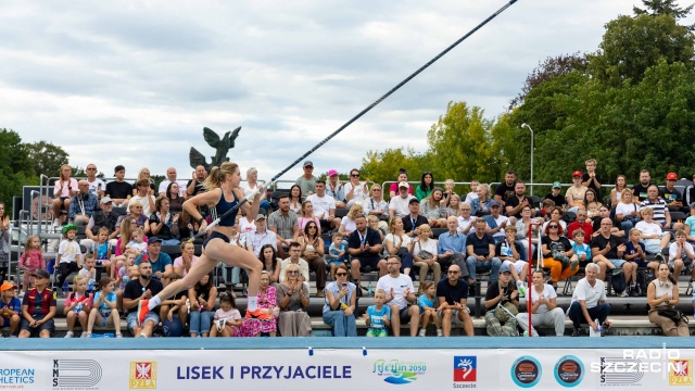 Fot. Robert Stachnik [Radio Szczecin] Wysokie skoki na Jasnych Błoniach. Zawodniczka ze Szczecina najlepsza [ZDJĘCIA]