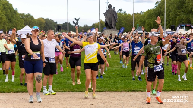 47. PKO Półmaraton Szczeciński Fot. Robert Stachnik [Radio Szczecin] Szczecin: Uczestnicy półmaratonu na trasie [ZDJĘCIA]