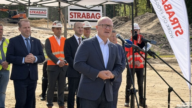 Fot. Krzysztof Cichocki [Radio Szczecin] Budowa obwodnicy Polic oficjalnie rozpoczęta [ZDJĘCIA]