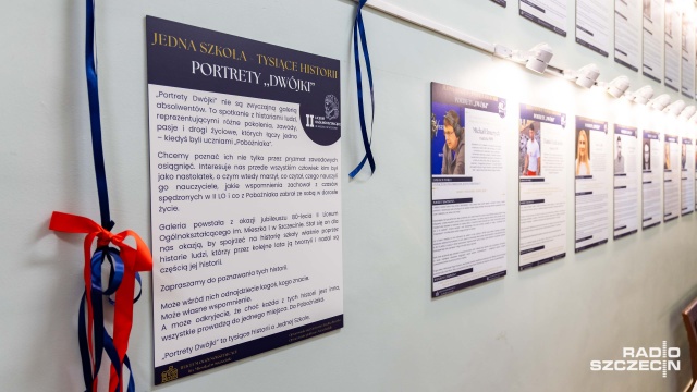 Fot. Robert Stachnik [Radio Szczecin] "Portrety Dwójki" to wystawa o losach absolwentów II LO [ZDJĘCIA]