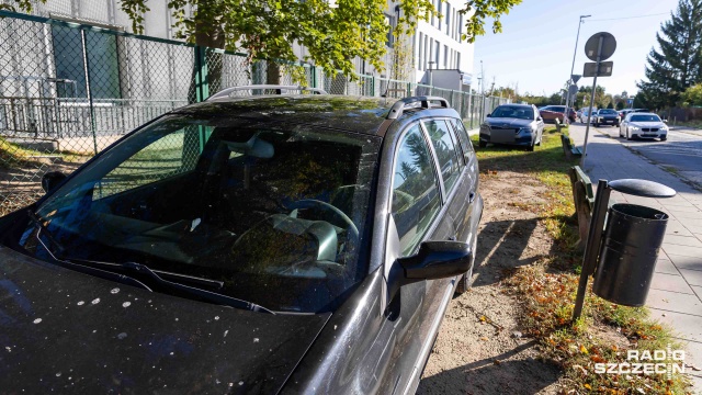 Fot. Robert Stachnik [Radio Szczecin] Parkingowy armagedon na szczecińskim Pogodnie [WIDEO, ZDJĘCIA]