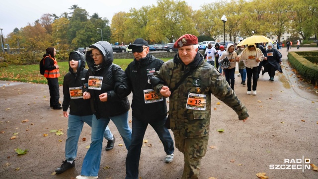 Fot. Robert Stachnik [Radio Szczecin] Biegacze solidarni z osobami z niepełnosprawnością wzroku [ZDJĘCIA]