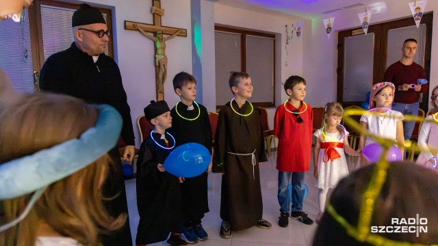 Fot. Robert Stachnik [Radio Szczecin] Bal wszystkich świętych dla najmłodszych [WIDEO, ZDJĘCIA]