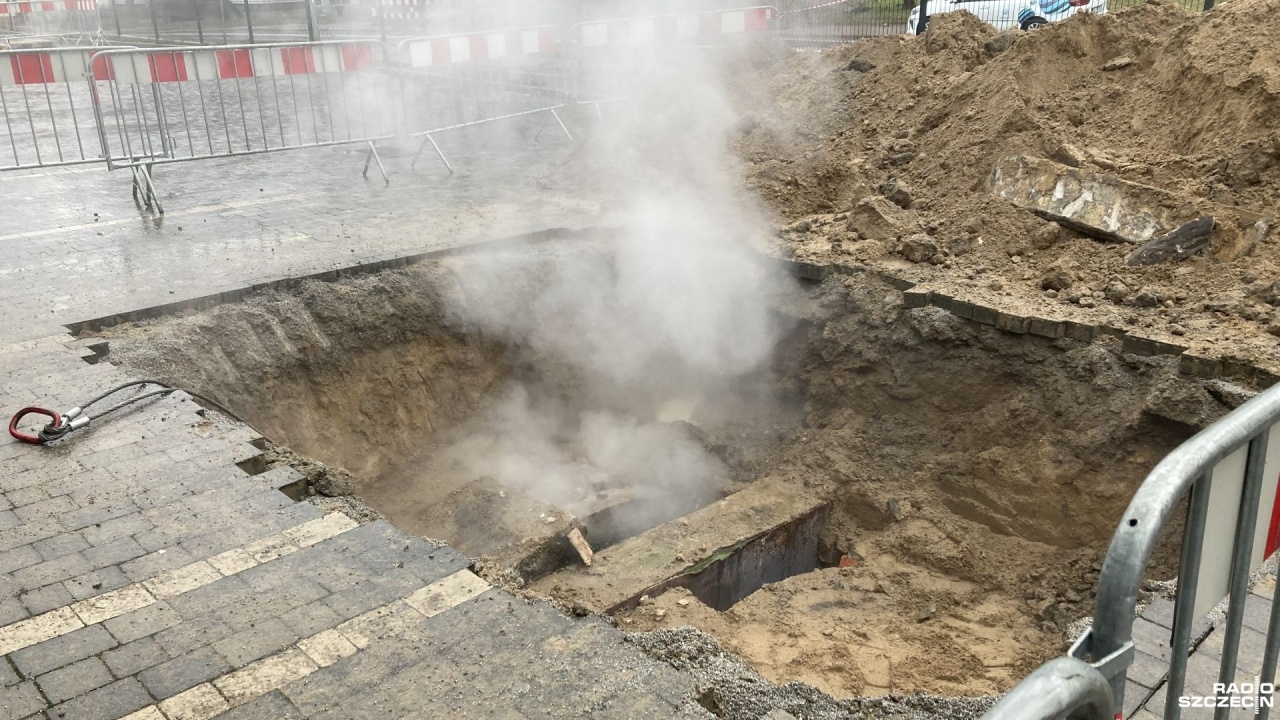 Mieszkańcy Os. Zawadzkiego bez ciepłej wody i ogrzewania. "Będzie ciężko, trzeba przeżyć" [ZDJĘCIA]