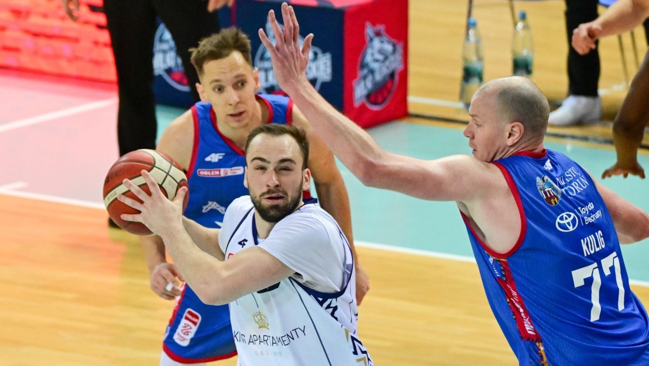 Koszykarze Kinga schrupali Twarde Pierniki [ZDJĘCIA]