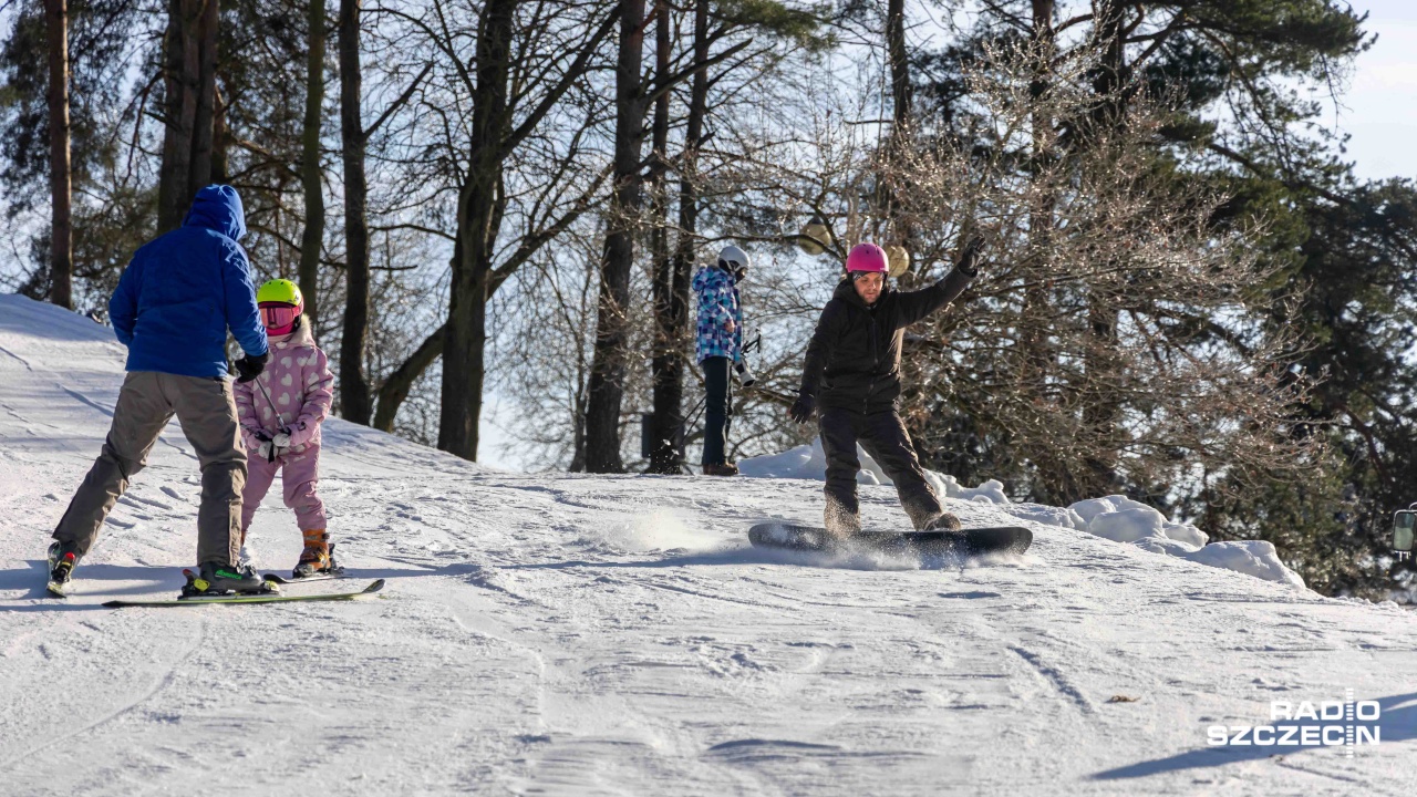Na szczecińskiej Gubałówce mróz, sanki, narty i dobre humory [WIDEO, ZDJĘCIA]