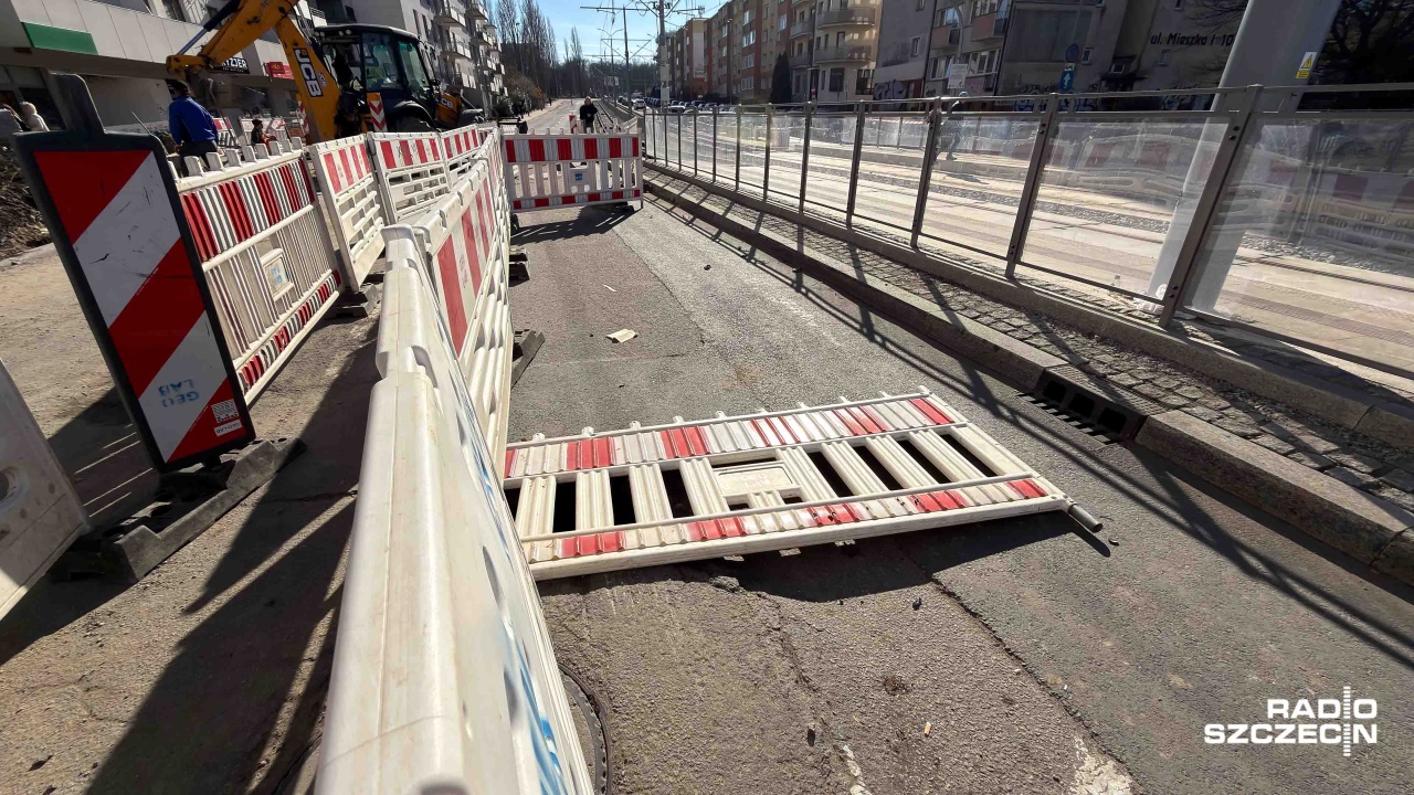 Dziurą w jezdni na Al. Powstańców Wielkopolskich zajmie się... specjalna komisja