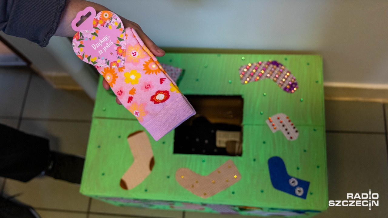 Podaruj ciepło za pomocą pary skarpet [WIDEO, ZDJĘCIA]