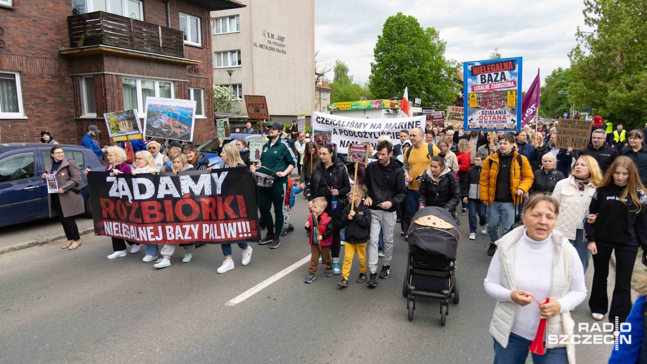 Protest w Podjuchach. Budowa bazy paliwowej wzbudza silne emocje [ZDJĘCIA]