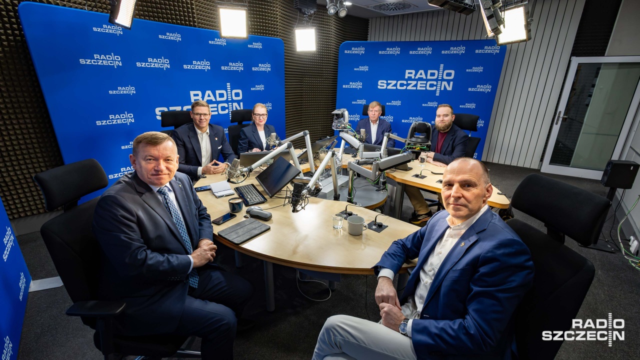Odejście b. minister w (dość podobnej) optyce wojewody zachodniopomorskiego i posła PiS [ZDJĘCIA]