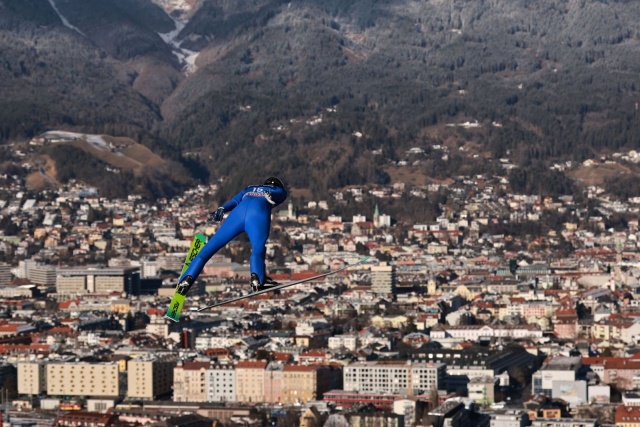 W niedzielnym konkursie Turnieju Czterech Skoczni w Innsbrucku wystąpią czterej Polacy.