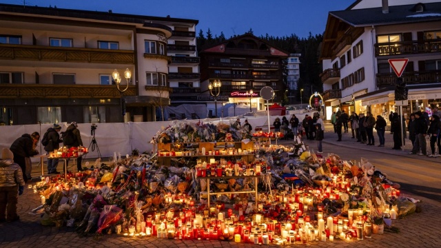 Zidentyfikowano wszystkie ofiary pożaru. Wcześniej prokuratura ogłosiła, że zakończyło się wstępne dochodzenie. Z ustaleń wynika, że pierwotnym źródłem ognia były fontanny iskier.