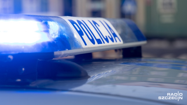 Dwa samochody osobowe zderzyły się na drodze pomiędzy Kamieniem Pomorskim a Świerznem.