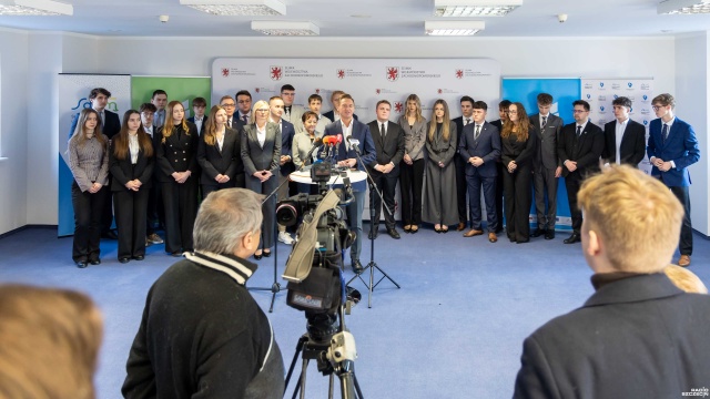 Ruszył nabór wniosków do nowego konkursu marszałka województwa Pomorze Zachodnie Młodych. Do podziału jest 100 tysięcy złotych dla młodzieżowych rad gmin i powiatów z Pomorza Zachodniego.