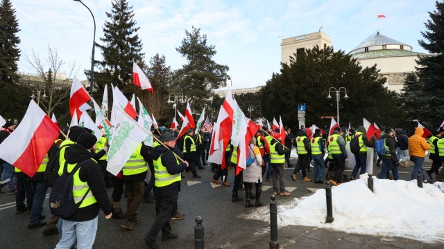 Właściciele gospodarstw wyrażali swój sprzeciw wobec umowy o wolnym handlu z krajami Mercosur. Dzisiaj ambasadorowie unijnych krajów zgodzili się na podpisanie dokumentu z krajami Ameryki Łacińskiej.