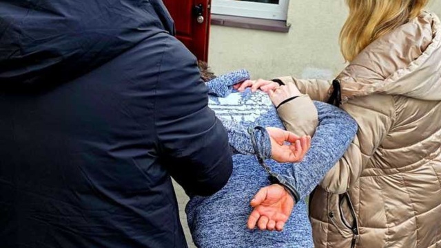 Policyjny dozór dla rodziców, którzy narazili na niebezpieczeństwo swoje dzieci. Do zdarzenia doszło na terenie gminy Nowogard.