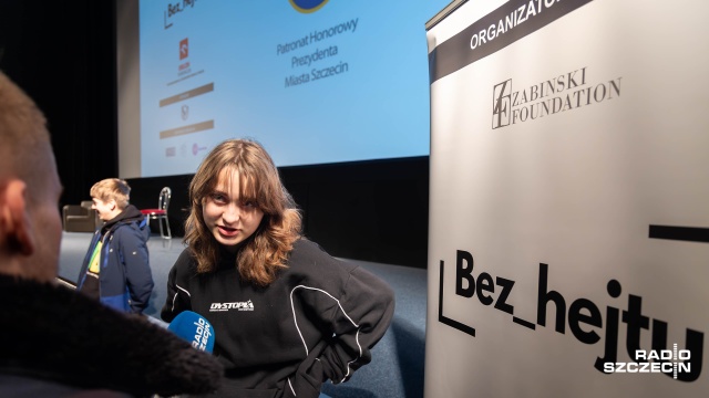 Historia, która uczy empatii, stała się inspiracją do spotkania ze szczecińską młodzieżą. W ramach ogólnopolskiej kampanii Bez hejtu uczniowie obejrzeli w kinie Helios film Azyl o Antoninie i Janie Żabińskich, którzy podczas II wojny światowej uratowali ponad 300 Żydów.