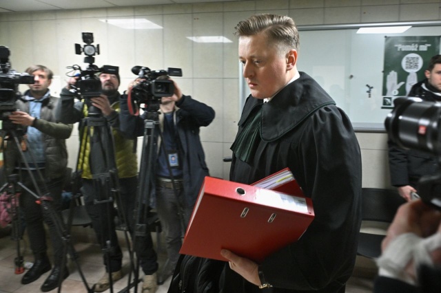 Do 5 lutego odroczono posiedzenie w sprawie aresztu dla Zbigniewa Ziobry. Decyzja Sądu Rejonowego dla Warszawy - Mokotowa zapadła po wniosku obrony byłego ministra sprawiedliwości o zmianę sędziego prowadzącego sprawę.