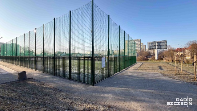 Zima pokonała piłkarzy, a dokładniej boisko. Mrozy zmusiły Miejski Ośrodek Sportu i Reakreacji do czasowego zamknięcia boiska przy ul. Witkiewicza w Szczecinie.