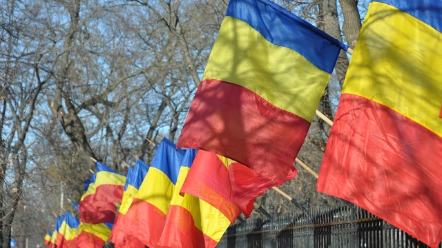 Rumunia przerzuca coraz więcej wojska i sprzętu na granicę z Ukrainą. Powodem są zagrożenia, jakie niosą dla rumuńskich cywilów rosyjskie ataki na ukraińskie cele w pobliżu granicy z Rumunią.