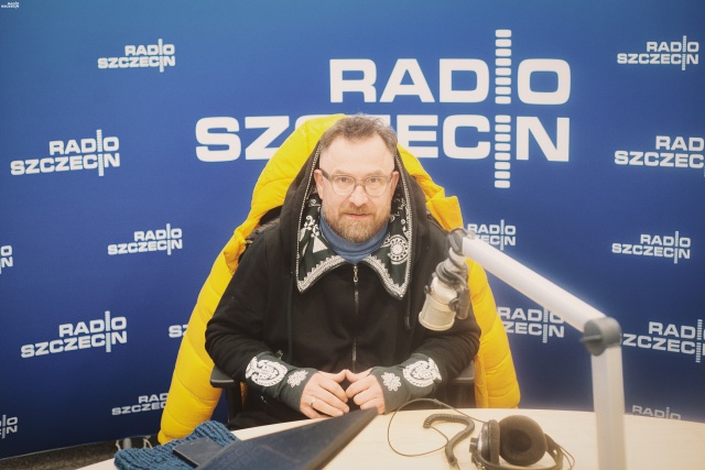 Jego pierwsza piosenka pt. Prawdopodobnie zapowiada fuzję hip-hopu i jazzu.