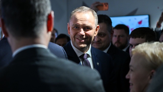 Prezydent Karol Nawrocki uczestniczył w uroczystości powołania Rady Pokoju podczas Forum Ekonomicznego w Davos, ale podpisu pod dokumentem nie złożył. Na członkostwo w Radzie musi się bowiem zgodzić rząd i parlament.