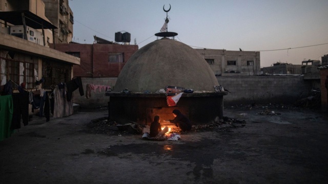 Lekarze bez Granic alarmują, że brakuje żywności i leków. Najbardziej zagrożone jest życie dzieci, starszych i rannych.
