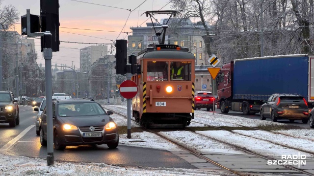 Wbrew wcześniejszym zapowiedziom od rana na swoje trasy wyjechała jedynie tylko część składów tramwajowych.