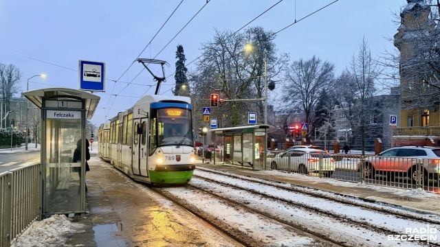 Szczecińskie tramwaje wyjechały 29.01. rano z zajezdni, co niezwykle ucieszyło oczekujących na przystankach pasażerów. Rozmawiała z nimi reporterka Radia Szczecin Weronika Łyczywek.