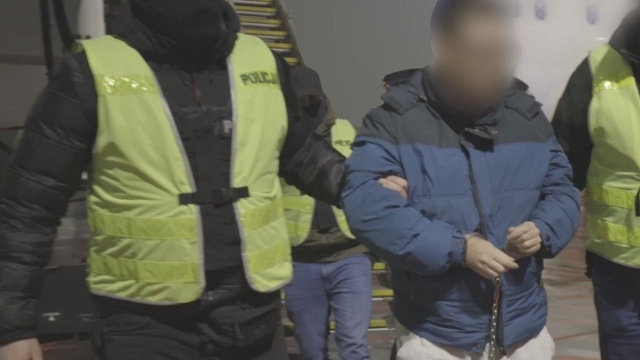 Miał przywłaszczyć ponad 14 milionów złotych, został zatrzymany w Dominikanie. Szczeciński były komornik Łukasz G. od kwietnia ubiegłego roku był poszukiwany listem gończym, a także Europejskim Nakazem Aresztowania i Czerwoną Notą Interpolu.