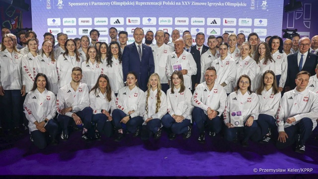 Olimpijczycy, którzy jadą na igrzyska zimowe w Mediolanie-Cortinie d039Ampezzo, złożyli ślubowanie i odebrali nominacje od prezydenta. Uroczystość odbyła się w siedzibie Polskiego Komitetu Olimpijskiego.