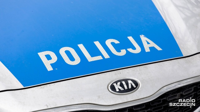 Między Szczecinkiem a Białym Borem przed miejscowością Gwda Mała ciężarówka zjechała z drogi do rowu.