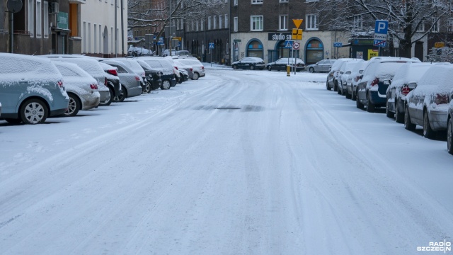 Gołoledź jest związana z opadami marznącego deszczu, czyli deszczu, którego kropelki mają ujemną temperaturę i zamarzają po zetknięciu z ziemią - wyjaśnia Szymon Walczakiewicz, klimatolog z Uniwersytetu Szczecińskiego.