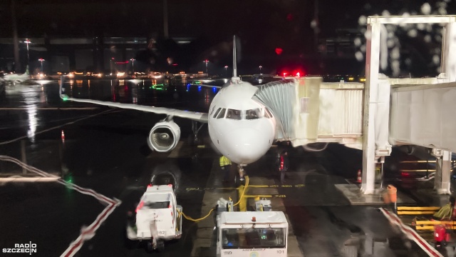Na lotnisku w Berlinie nie lądują i nie startują samoloty. Największy port lotniczy we wschodnich Niemczech walczy z oblodzeniem.