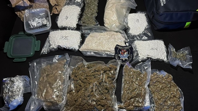 Miał w samochodzie ponad dwa i pół kilograma narkotyków i próbował uciekać przed policją. 32-latka zatrzymali funkcjonariusze z Drawska.
