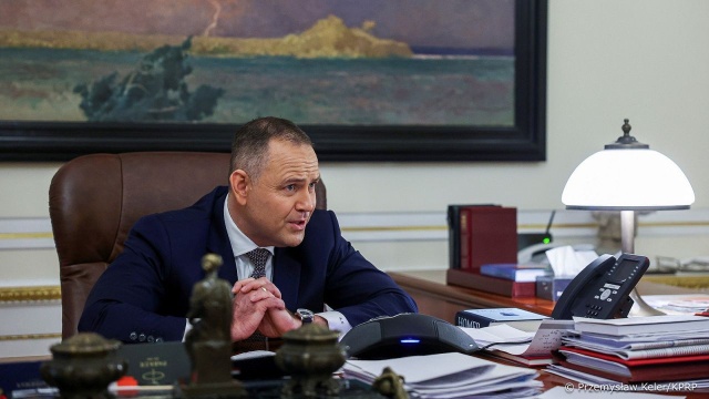 Przepisy o Krajowej Radzie Sądownictwa czekają na podpis prezydenta. Nowelizacja ustawy zakłada, że piętnastu sędziów-członków KRS wybierać będą sędziowie w tajnych i bezpośrednich wyborach, a nie - jak obecnie - Sejm.