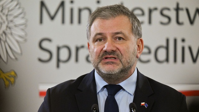 Minister sprawiedliwości Waldemar Żurek zapowiedział, że w tym tygodniu zwoła pierwsze posiedzenie - kierowanego przez siebie - zespołu mającego zbadać polskie wątki w aferze Jeffreya Epsteina.