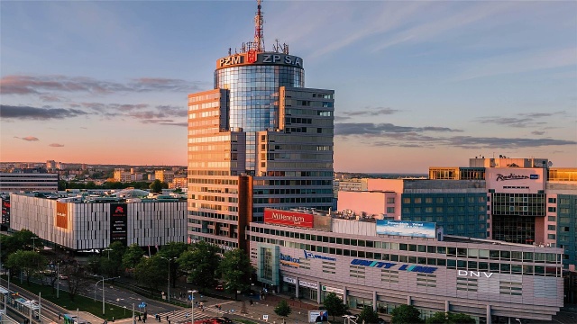 Remontem objęty został hol główny.