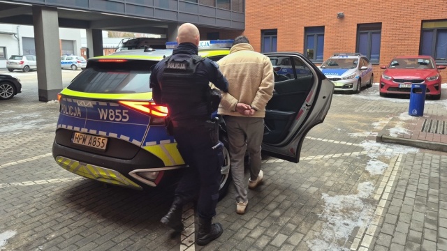 Napadł na taksówkarkę, teraz 30-latek odpowie za swój czyn przed sądem. Do zdarzenia doszło w Stargardzie.