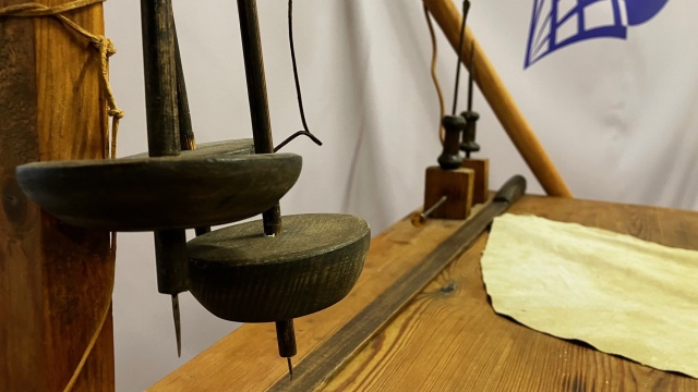 Rzeźbienie w bursztynie to atrakcja, jaka czeka na najmłodszych wyspiarzy w Muzeum Rybołówstwa Morskiego w Świnoujściu. Z okazji ferii można nie tylko zwiedzić muzeum, ale poznać tajniki sztuki bursztynnictwa.