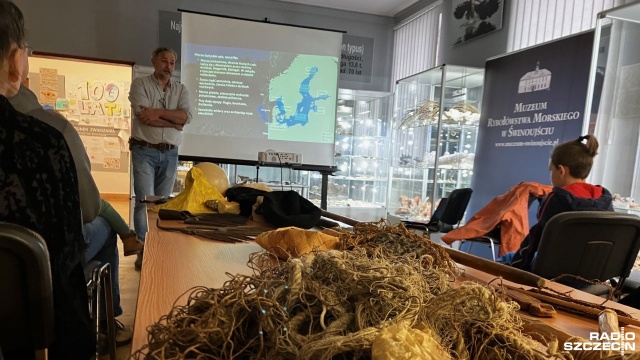 Co to znaczy, że Morze Bałtyckie jest wyjątkowe Czy średniowiecznenarzędzia połowu wciąż są wykorzystywane O takich ciekawostkach rozmawiano podczas feryjnego spotkania w Muzeum Rybołówstwa Morskiego w Świnoujściu.