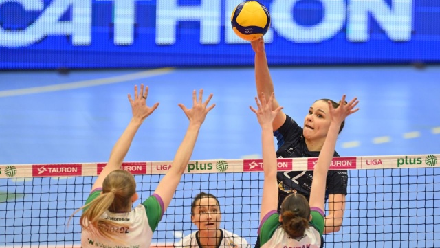 Siatkarki Lotto Chemika przerwały serię trzech porażek z rzędu w Tauron Lidze. Policzanki pokonały na wyjeździe Volley Wrocław 3:2 w 17. kolejce rozgrywek.