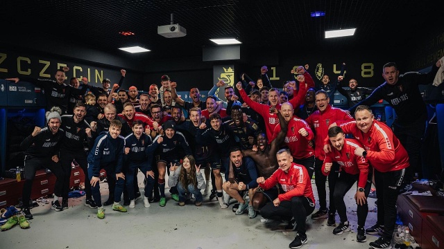 Piłkarze Pogoni odnieśli pierwsze w tym roku zwycięstwo w ekstraklasie. Szczecinianie pokonali Arkę Gdynia 1:0 w 21 kolejce rozgrywek. Gola na wagę wygranej już w 5 minucie strzelił Nigeryjczyk Paul Mukairu.