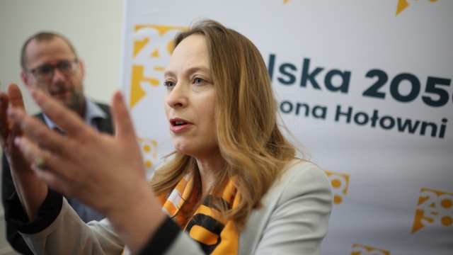 Polska 2050 straciła połowę klubu poselskiego. Odchodzący utworzyli własny klub i nazwali go Centrum. Znaleźli się w nim między innymi Paulina Hennig-Kloska, Mirosław Suchoń, Aleksandra Leo i Ryszard Petru.