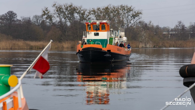 Regionalny Zarząd Gospodarki Wodnej w Szczecinie rozpoczął trzeci etap łamania kry. W sobotę w ciągu dnia do akcji po kilkudniowej przerwie na Odrę powróciły lodołamacze.