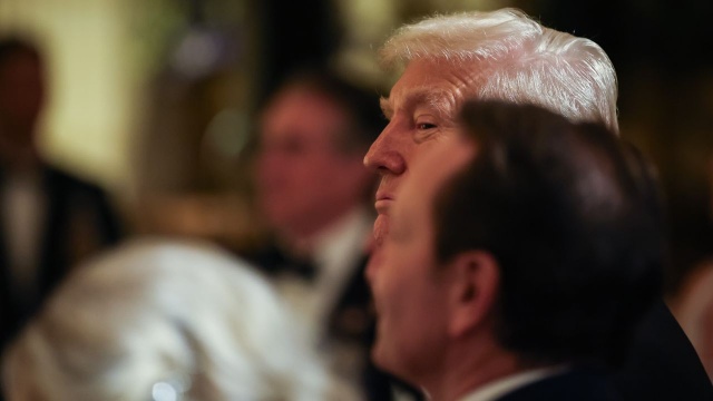 Konserwatywny dziennik Wall Street Journal skrytykował Donalda Trumpa za deprecjonowanie Sądu Najwyższego i atak na tę instytucję po przegranej sprawie dotyczącej ceł.