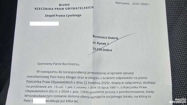 Jest chora onkologicznie, w przydzielonym jej lokalu socjalnym panuje wilgoć, a na ścianach jest grzyb. Pani Irena, mieszkanka Zapłocia w gminie Dobra koło Nowogardu, od lat stara się o zamianę lokalu.