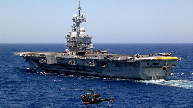 Atomowy gigant w drodze do Szwecji. Francuski lotniskowiec Charles de Gaulle wpłynie 25.02 do Malm.