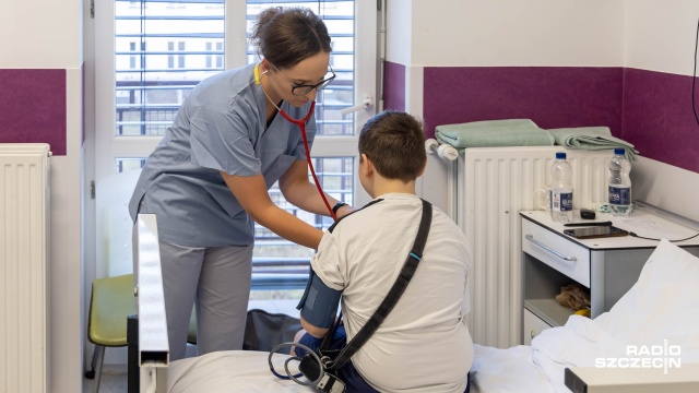 Uniwersyteckie Centrum Leczenia Otyłości u Dzieci ruszyło w szpitalu przy Unii Lubelskiej w Szczecinie. Jego głównym celem jest skrócenie kolejek i kompleksowa opieka nad pacjentem.