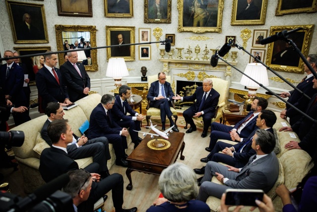 Niemcy popierają Stany Zjednoczone w ich dążeniu do likwidacji reżimu w Iranie - zapewnił prezydenta Donalda Trumpa Friedrich Merz.